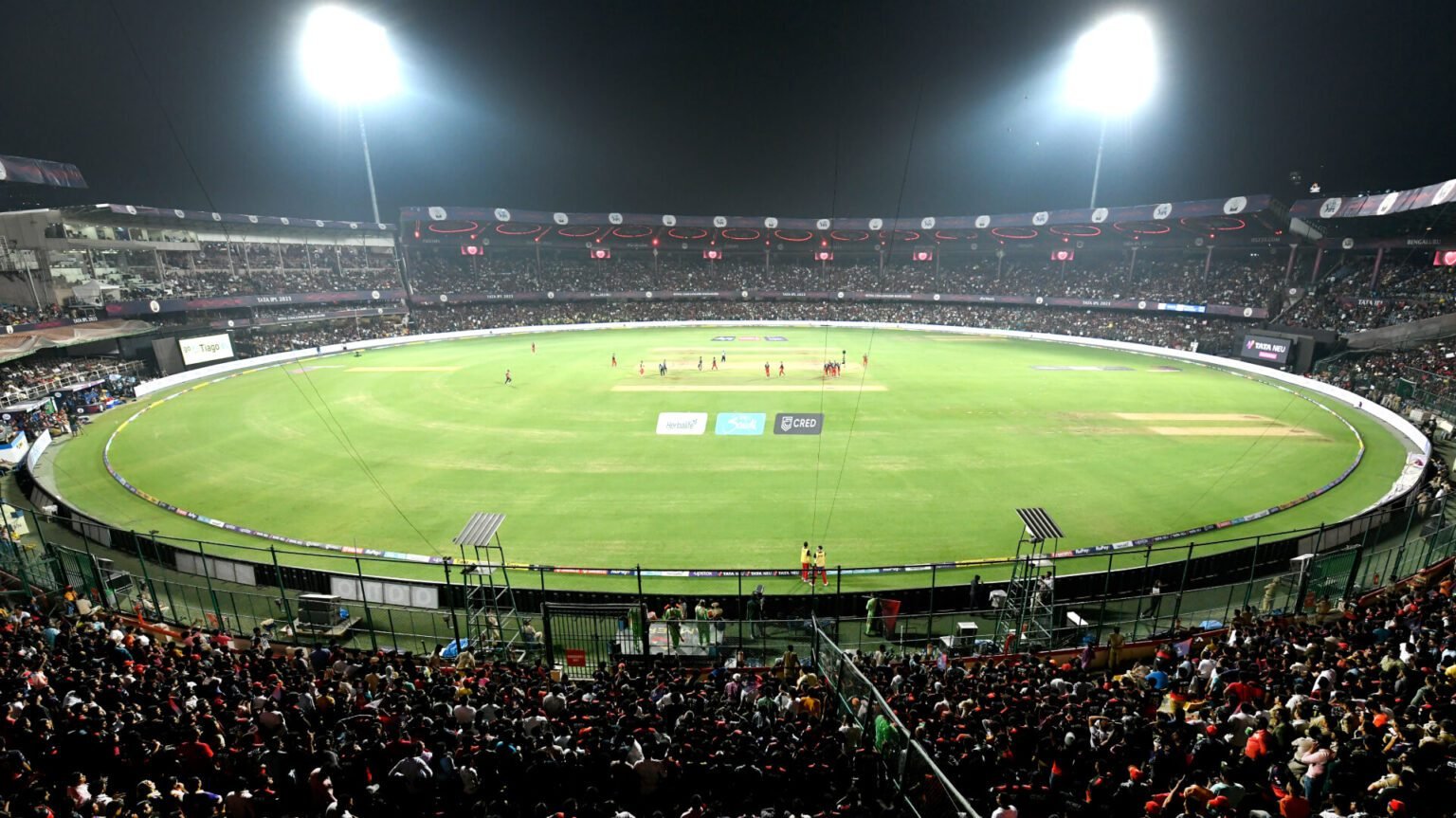 RCB vs DC Pitch Report IPL 2025, Match 23 – M. Chinnaswamy Stadium, Bengaluru, IPL Records, Stats